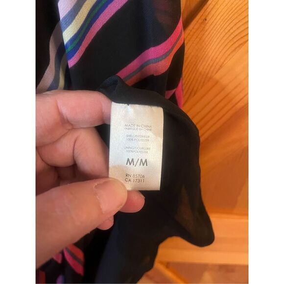 Buffalo David Bitton, Sleeveless, asymmetrical blouse, size medium ￼(1624) - Picture 5 of 6